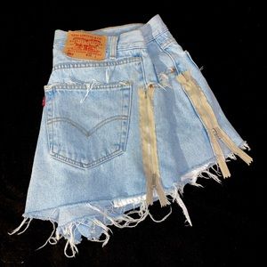 Levi 550 Denim Shorts w/ Functional Zipper